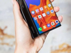 Mate X, Ponsel Layar Lipat Canggih ala Huawei