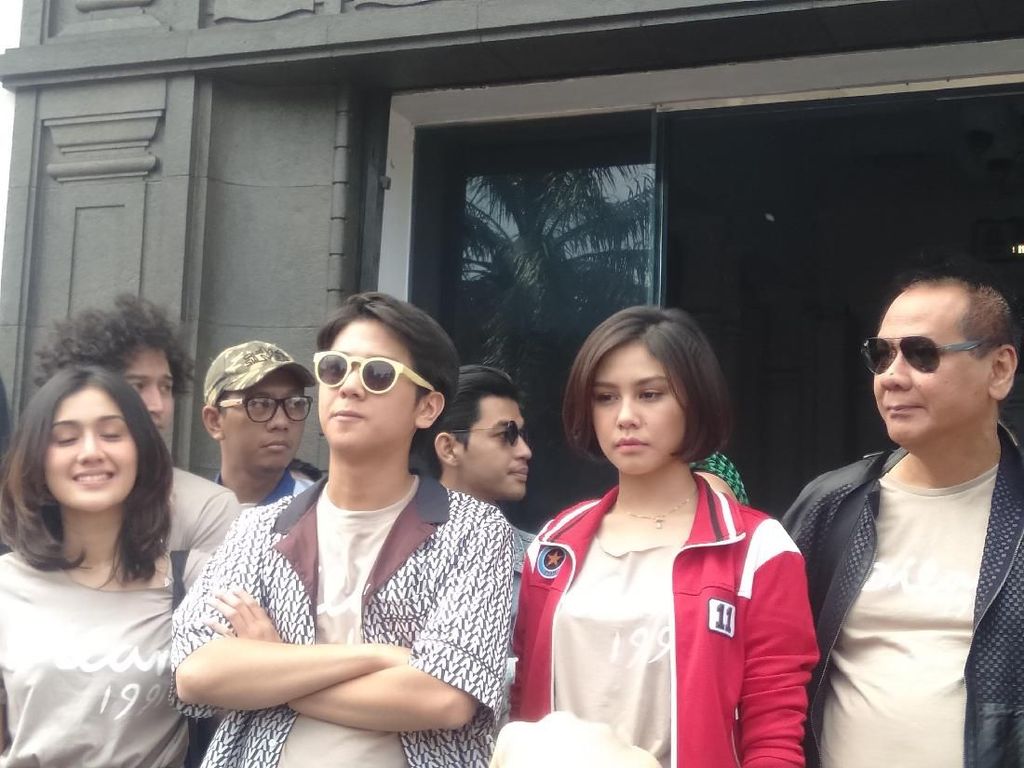 Dilan Suka Gombal, Bagaimana dengan Iqbaal Ramadhan? Dilan Suka Gombal, Bagaimana dengan Iqbaal Ramadhan?