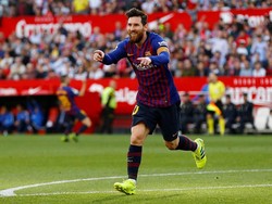 Namun Messi lagi-lagi muncul sebagai penyelamat Barcelona. Ia mencetak gol keduanya pada menit ke-67 untuk menyamakan kedudukan. Foto: Marcelo del Pozo/Reuters