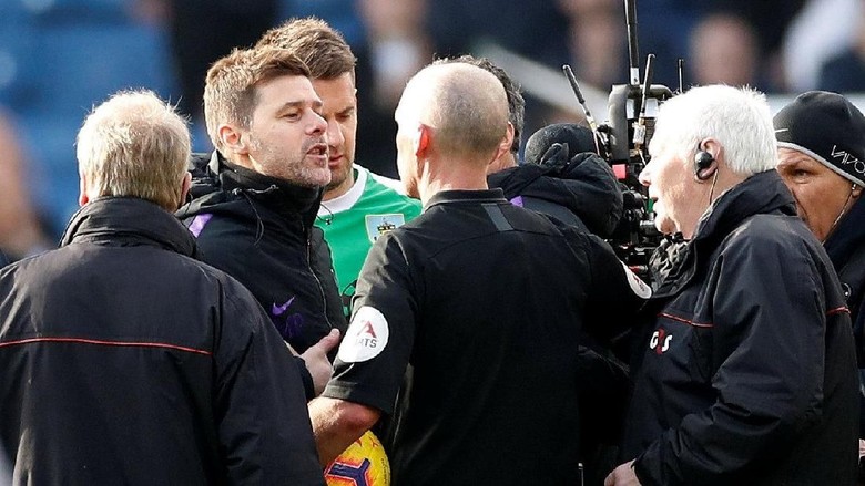 Pochettino Sangat Menyesal Sudah Protes Keras ke Wasit