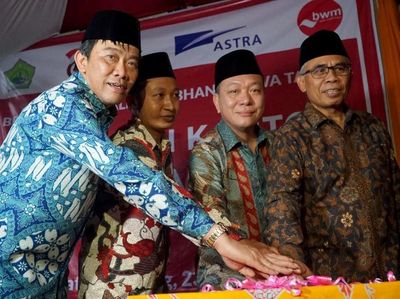 Ketua OJK Resmikan Bank Wakaf Mikro Kedua Grup Astra