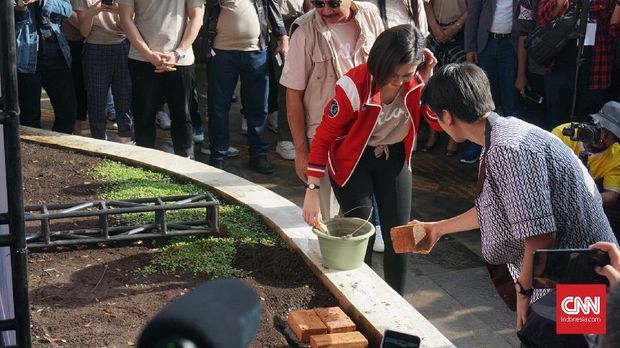 Peletakan batu pertama Taman DIlan di Bandung