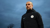 Pep Guardiola membawa Manchester City sukses besar di domestik. Dengan gaji 23 juta euro per tahun atau setara Rp 371 miliar, dia membawa The Citizens meraih treble domestik 2018/2019. (Foto: Michael Regan/Getty Images)