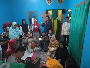 Temui Korban Incest di Lampung, Polisi Beri Bingkisan dan Dukungan Moral