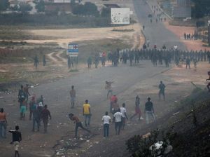 Video Bentrok di Venezuela Akibat Bantuan Asing Video Bentrok di Venezuela Akibat Bantuan Asing