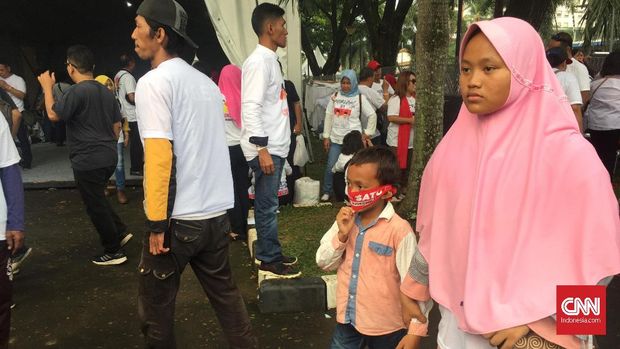 Pidato Jokowi, Relawan Hingga Anak-anak 'Putihkan' SICC