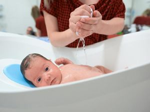 Simak Yuk, Langkah Tepat Memandikan Bayi Baru Lahir
