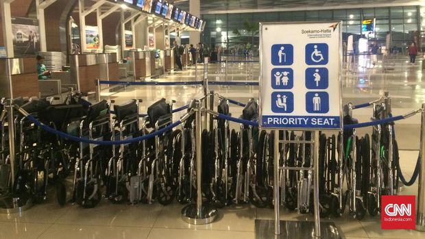 Mencicipi Fasilitas Kursi Roda di Jakarta