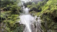 Foto Air Terjun Ajaib Hangat Dingin dari Wonosobo
