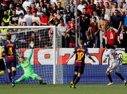 Tandang ke Estadio Ramos Sanchez Pizjuan, Sabtu (23/2/2019) malam WIB, Barcelona kebobolan lebih dulu. Jesus Navas mencetak gol untuk Sevilla di menit ke-22. Foto: Marcelo del Pozo/Reuters