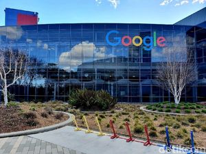 Google Jawab Tudingan Donald Trump soal Bantu Militer China Google Jawab Tudingan Donald Trump soal Bantu Militer China