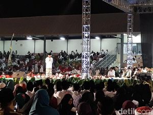 Gus Mus: Saya Yakin Gus Dur adalah Wali Gus Mus: Saya Yakin Gus Dur adalah Wali