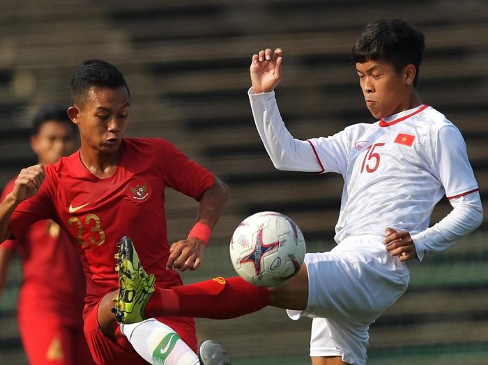 Timnas Indonesia U-23 melawan Vietnam di ajang Piala AFF U-22 2019. (Foto: Nyoman Budhiana/aww/ANTARA) Timnas Indonesia U-23 melawan Vietnam di ajang Piala AFF U-22 2019. (Foto: Nyoman Budhiana/aww/ANTARA)