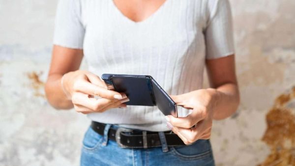 Samsung Galaxy Fold vs Huawei Mate X, Duel Ponsel Layar Lipat