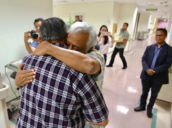 Disambut SBY, Xanana Gusmao Jenguk Ani Yudhoyono di Singapura