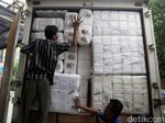 Logistik Pemilu 2019 di Kawasan Jakut Siap Didistribusikan Logistik Pemilu 2019 di Kawasan Jakut Siap Didistribusikan