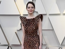 Gaya Emma Stone di Oscars 2019 Ini Disebut Netizen Indonesia Mirip Salak