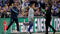 Pemandangan Sarri marah-marah terlihat saat Chelsea menghadapi City di Wembley, Minggu (24/2/2019) malam WIB. (Foto: Carl Recine/Action Images via Reuters)