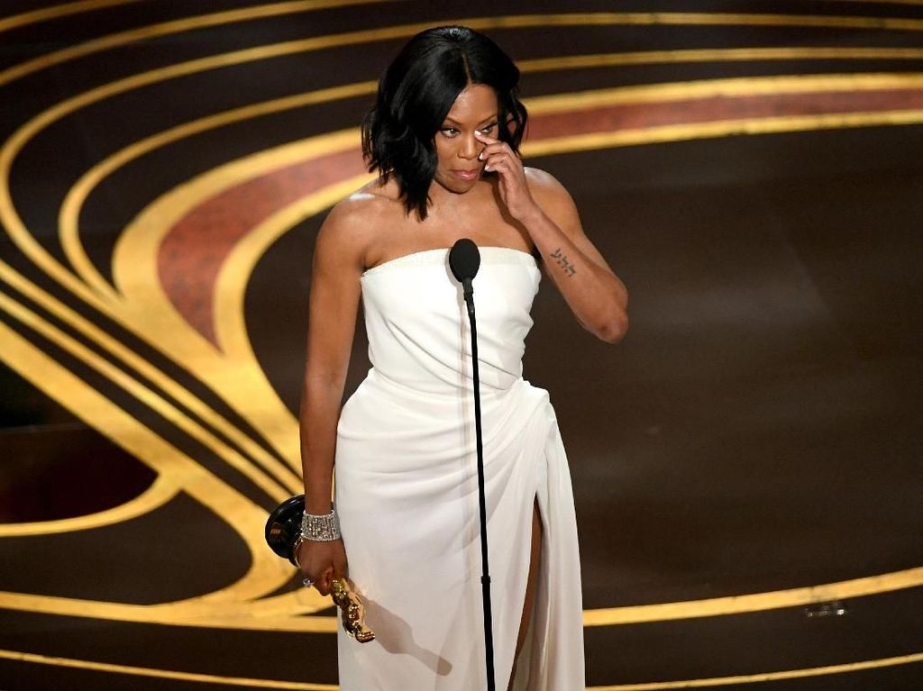 Regina King, Aktris Pemenang Oscar yang Nyaris Terinfeksi HIV Regina King, Aktris Pemenang Oscar yang Nyaris Terinfeksi HIV