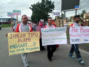Tagih Janji Bupati, Guru SMA/SMK Seluruh Mimika Turun ke Jalan