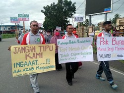 Tagih Janji Bupati, Guru SMA/SMK Seluruh Mimika Turun ke Jalan