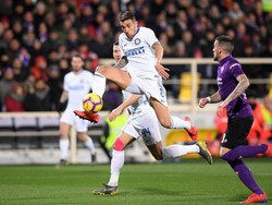 Inter Milan membuang keunggulan dua gol saat menghadapi Fiorentina di pekan ke-25 Liga Italia. Nerazzurri ditahan imbang 3-3. Alberto Lingria/Reuters.