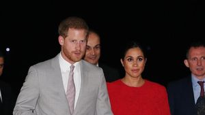 Foto: Bertemu Raja Maroko, Meghan Markle Anggun Bergaun Merah