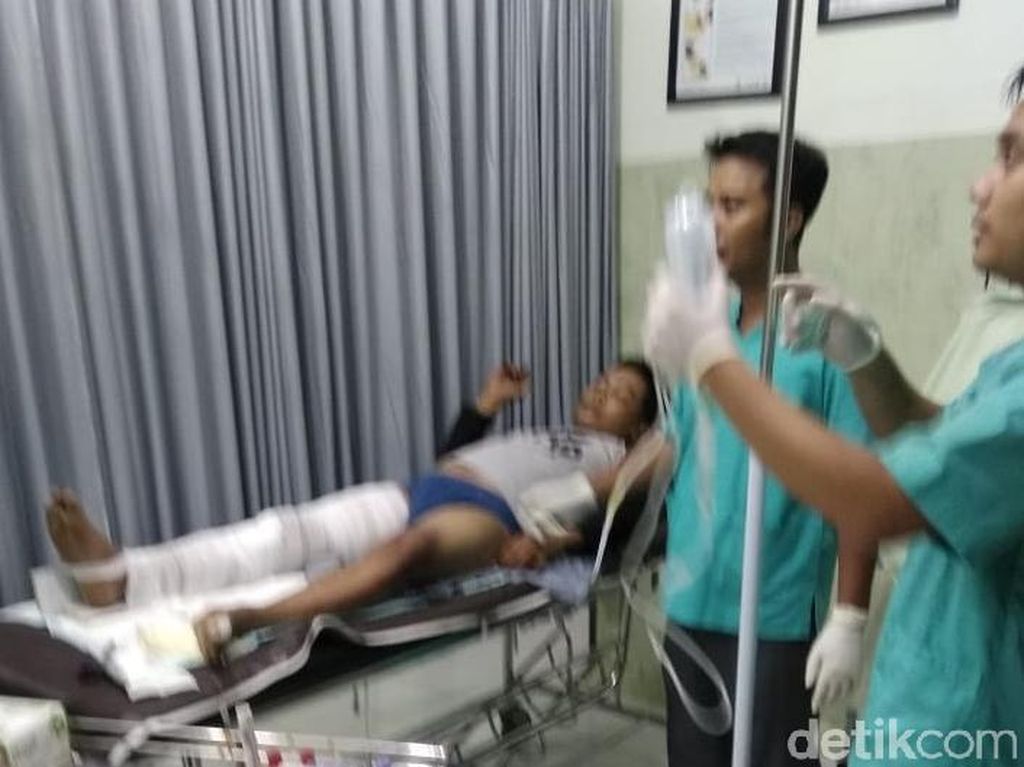 Kecelakaan Beruntun Libatkan 3 Mobil di Jombang, Tiga Orang Luka
