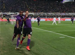 Berawal dari umpan tarik di sisi kanan, bola bisa disontek Giovanni Simeone. Stefan De Vrij yang mengawalnya, gagal menghalaunya sehingga bola membentur kakinya dan masuk ke gawang Samir Handanovic. Claudio Giovannini/AP Photo.