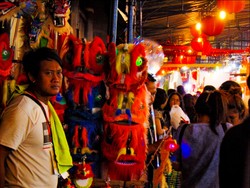 Penjaja Topeng Naga yang Tetap Beraga