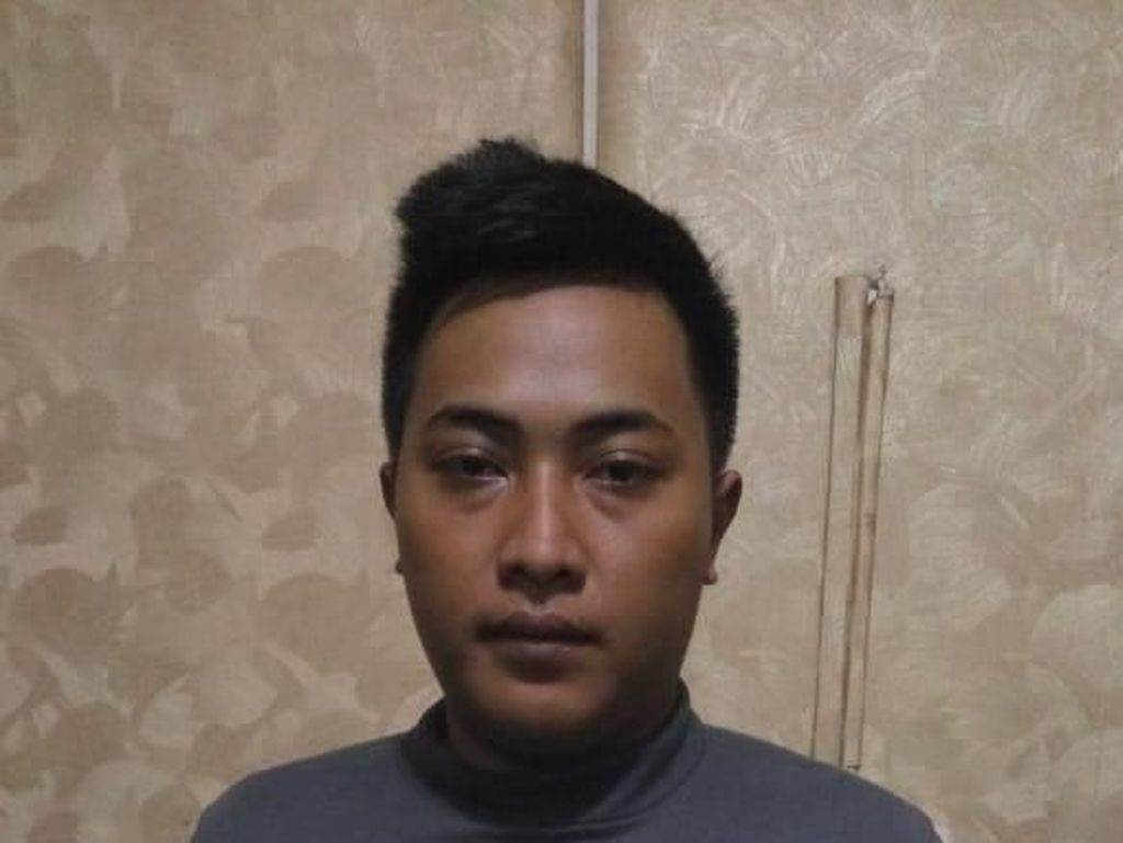 Curi Emas di Rumah Pacar, Polisi Gadungan di Depok Ditangkap Curi Emas di Rumah Pacar, Polisi Gadungan di Depok Ditangkap