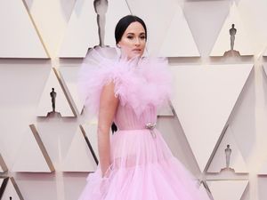 Ultrafeminine, Cantiknya Para Aktris yang Tampil Heboh dengan Gaun Pink Ultrafeminine, Cantiknya Para Aktris yang Tampil Heboh dengan Gaun Pink