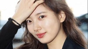Potret Cantik Bintang Korea Bae Suzy Tanpa Makeup di Bandara Incheon