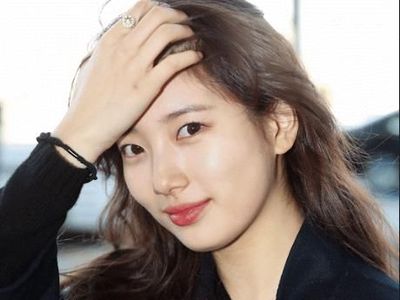 Potret Cantik Bintang Korea Bae Suzy Tanpa Makeup di Bandara Incheon