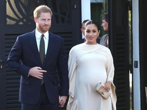 Meghan Markle Pakai Kaftan dari Dior di Maroko