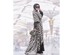 Tamu Undangan dan Keluarga Inti Syahrini Sudah Tiba di Masjid Camii