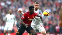 Paul Pogba menyusul dengan nilai transfer 105 juta euro saat diboyong Manchester United dari Juventus pada Agustus 2016. Foto: Clive Brunskill/Getty Images