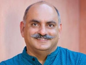 Bocah Daerah Kumuh yang Kini Jadi Terkaya di India