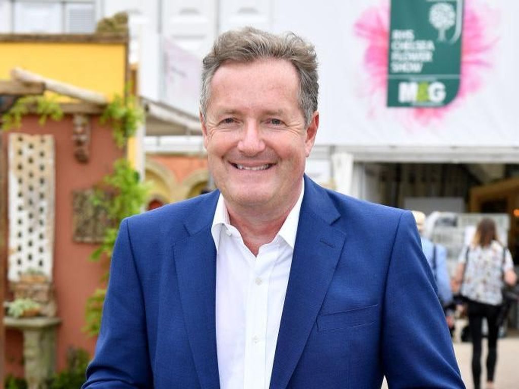 Sindir Kim Kardashian, Piers Morgan Minta Rekannya Topless saat Siaran Sindir Kim Kardashian, Piers Morgan Minta Rekannya Topless saat Siaran