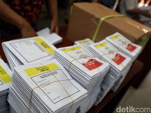 Rapat di KBRI, KPU Kumpulkan Data Terkait Surat Suara Tercoblos Rapat di KBRI, KPU Kumpulkan Data Terkait Surat Suara Tercoblos