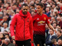 MU dan Liverpool bermain imbang di babak pertama. Kerugian dialami MU, ada tiga pemain cedera hingga jatah pergantian habis. Lee Smith/Reuters.