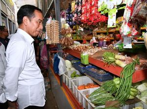 Geramnya Jokowi Gegara Kampanye Hitam Larangan Azan