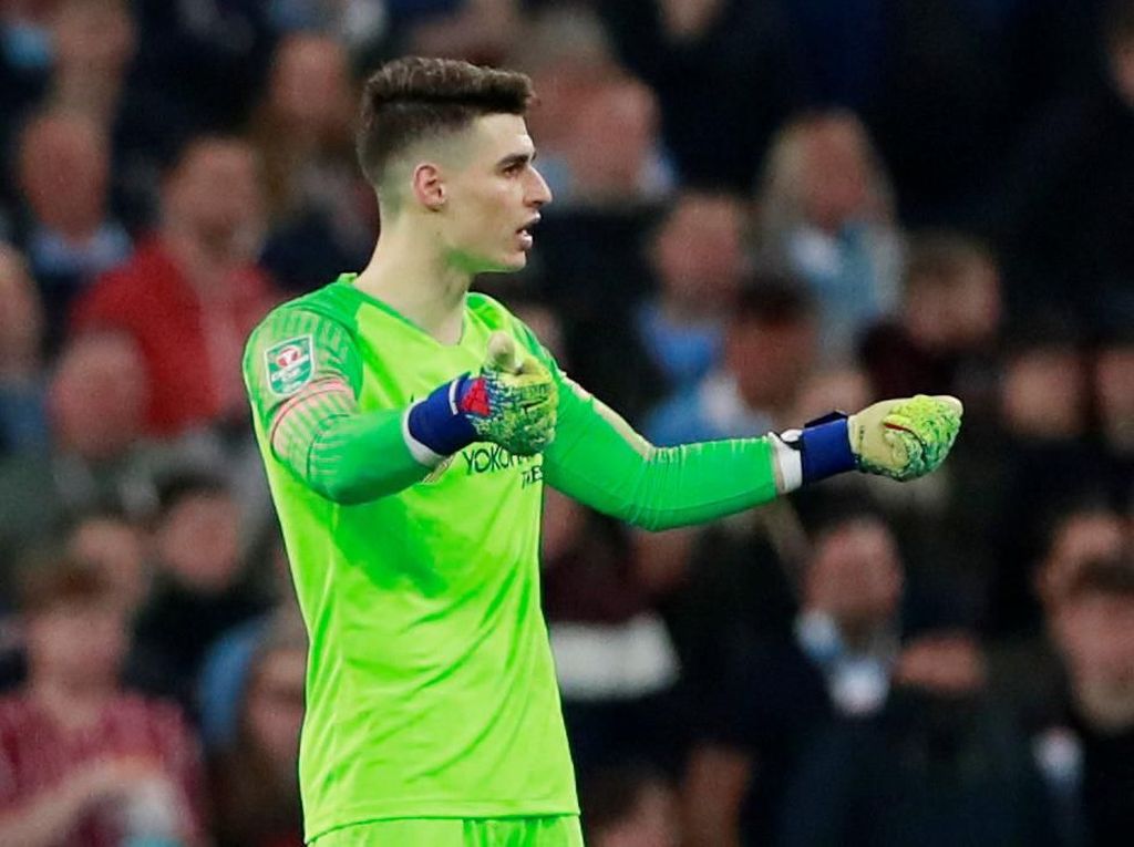 Chris Sutton: Kenapa Pemain Chelsea Tak Seret Kepa ke Luar Lapangan? Chris Sutton: Kenapa Pemain Chelsea Tak Seret Kepa ke Luar Lapangan?