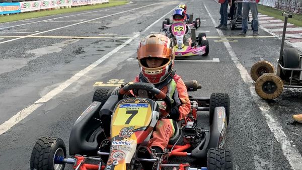 Pebalap Cilik Ini Tuai Pujian Soal Fighting Spirit