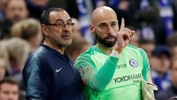 Caballero sendiri sudah siap masuk ke lapangan menggantikan Kepa. (Foto: Carl Recine/Action Images via Reuters)