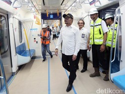 Video Saat Menaker Hanif Jajal MRT HI-Lebak Bulus
