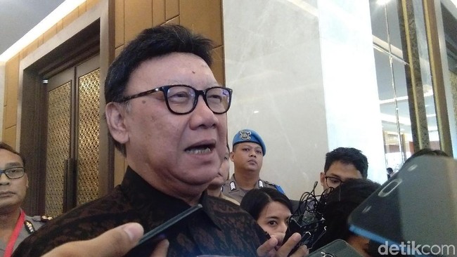 Mendagri: Pengajuan Perpanjangan Izin FPI Sedang Dievaluasi Mendagri: Pengajuan Perpanjangan Izin FPI Sedang Dievaluasi