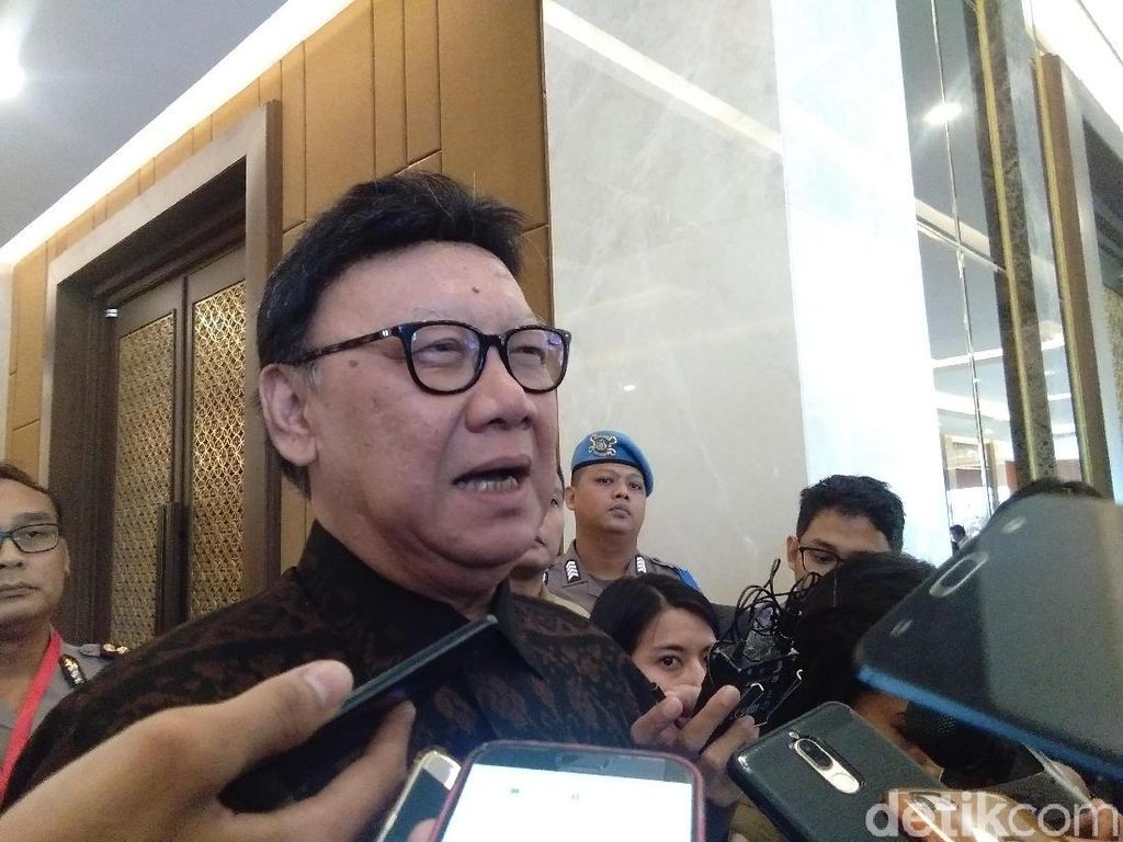Mendagri: Pengajuan Perpanjangan Izin FPI Sedang Dievaluasi Mendagri: Pengajuan Perpanjangan Izin FPI Sedang Dievaluasi