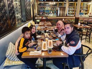 Salmafina Ultah ke-20, Ibu Sampaikan Pesan Selalu Jadi Anak Baik Salmafina Ultah ke-20, Ibu Sampaikan Pesan Selalu Jadi Anak Baik