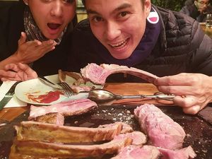 Liburan Ke Turki, Baim Wong Ajak Paula Cicip Beefsteak Salt Bae